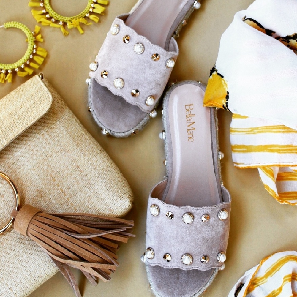 🆕//The Tiffany// Taupe pearl one band Slide